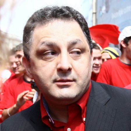 Vanghelie caută păpădia lui Băsescu pe "Goagăl"