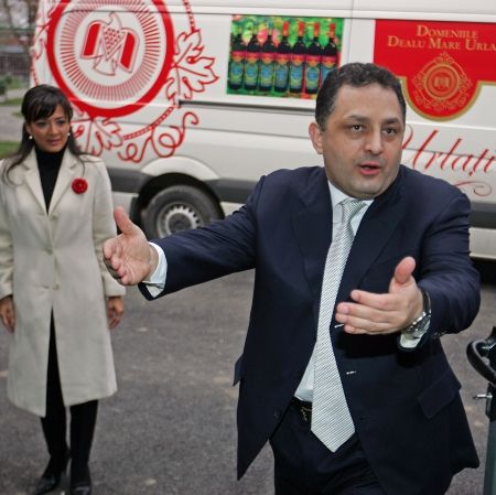 Vanghelie, ministrul turismului electoral