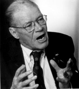 A murit Robert McNamara