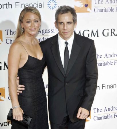 Armstrong, susţinut de Ben Stiller