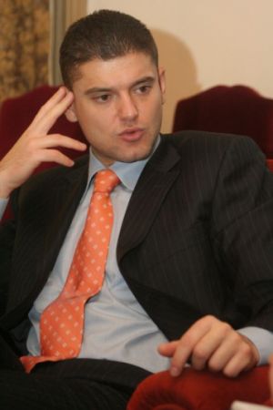 Comisia „Ridzi” trece la verificat „amanţi”