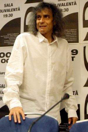 Iris, doar in doze mici | VIDEO