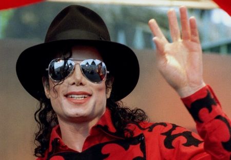 Michael Jackson ar putea fi înmormântat fără creier