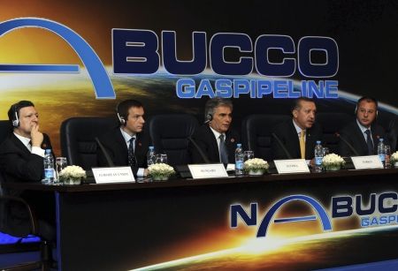 NABUCCO:  Luminiţa de la capătul conductei
