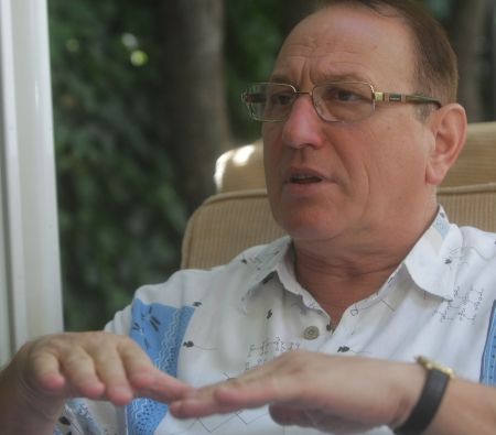 „Noi, românii, suntem singurii cărora ne e ruşine să ne cântăm ţara”