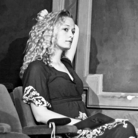 O româncă din SUA inovează teatrul din Bucureşti
