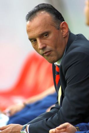 Prunea, pus pe liber şi de UEFA