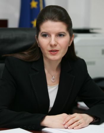 Ridzi dă vina pe firmele care au organizat Ziua Tineretului