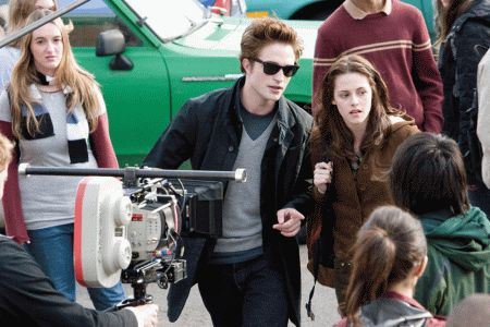 Robert Pattinson, sexy şi ud