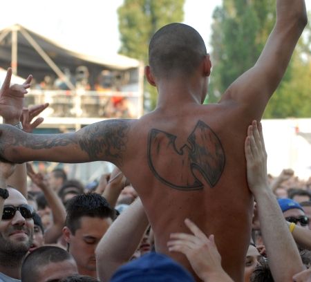 Sataniştii de lângă noi