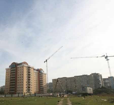 Criza a închis peste 7.000 de agenţii imobiliare