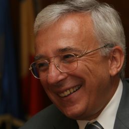 BNR ieftineşte creditele în lei