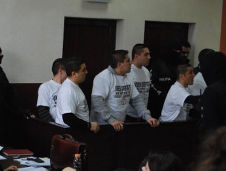 Cordunenii au ţipat la judecători