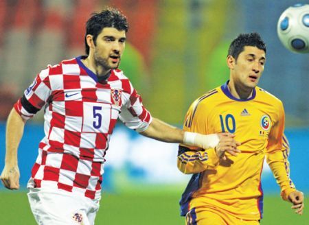 Costea a fost operat