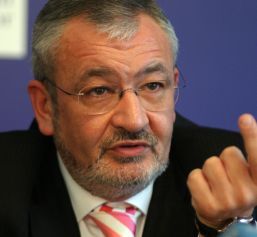 Deficitul la două luni: 1,1% din PIB, cheltuieli în creştere