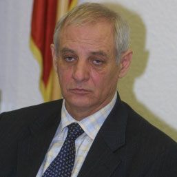 Ministrul muncii, servit la Târgu Jiu cu suc expirat
