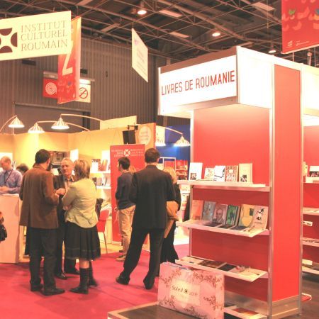Scriitori români la Salonul cărţii de la Paris