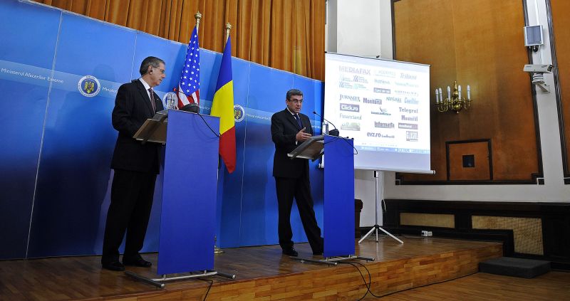 26.000 de români au luat viză SUA în 2009. Cum primim și noi?