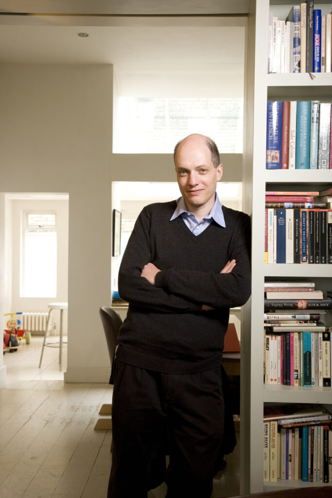Alain de Botton, visul unei nopţi de vară la Heathrow