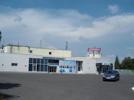 Alarmă falsă cu bombă pe Aeroportul Arad