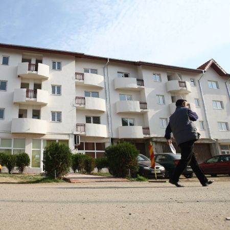 Bancherii caută clienţi pentru “Prima casă” executată silit