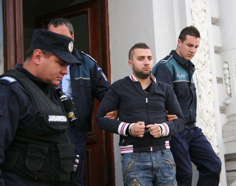 Bătăi în trafic, victime abandonate pe drum. Care este motivul?