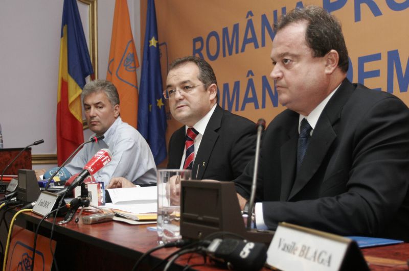 Brainstorming în Modrogan pentru „torpilele” lui Băsescu