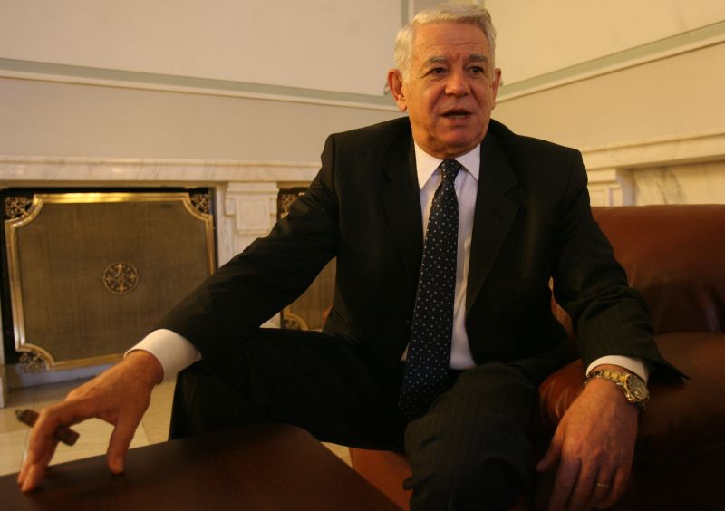 Ceasurile politicienilor: miile de euro ţâşnesc din încheietură