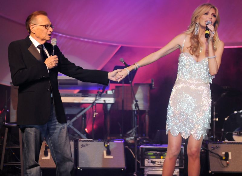 Divorţ cu năbădăi în familia lui Larry King