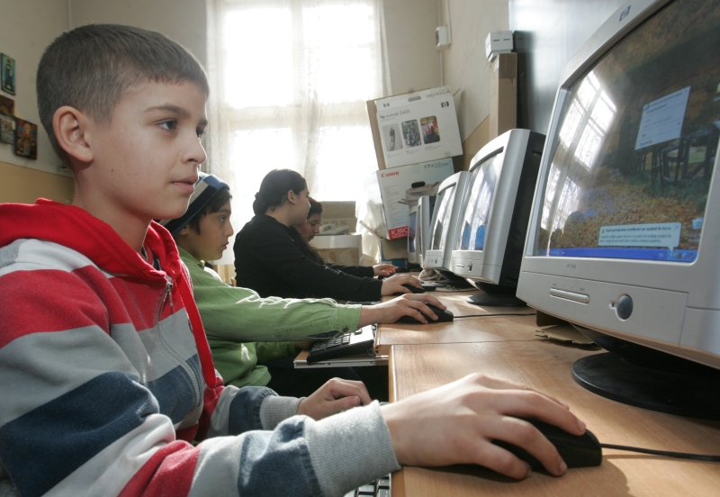 Generaţie IT, impusă de legea „Funeriu”