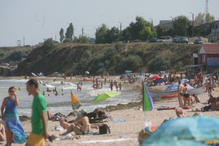 Încep angajările pe litoral