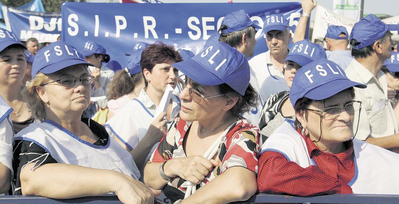 Salariile dascălilor, la judecata Curţii Constituţionale
