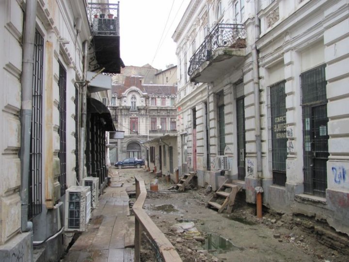 Terase ca la Paris şi Viena, sau cu mititei şi patricieni?