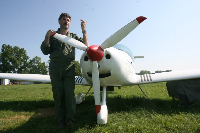 Cum au fabricat televiziunile eroul-aviator de la Clinceni