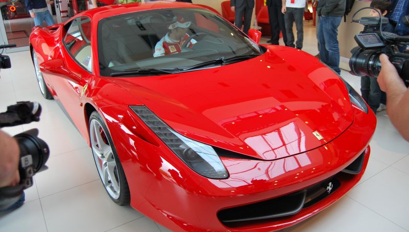 Noul model Ferrari, lansat pe criză în România