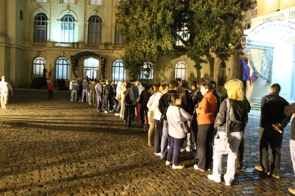 O noapte de cultură gratis