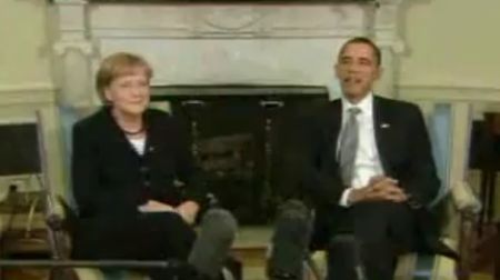 Obama şi Merkel tratează economia la telefon