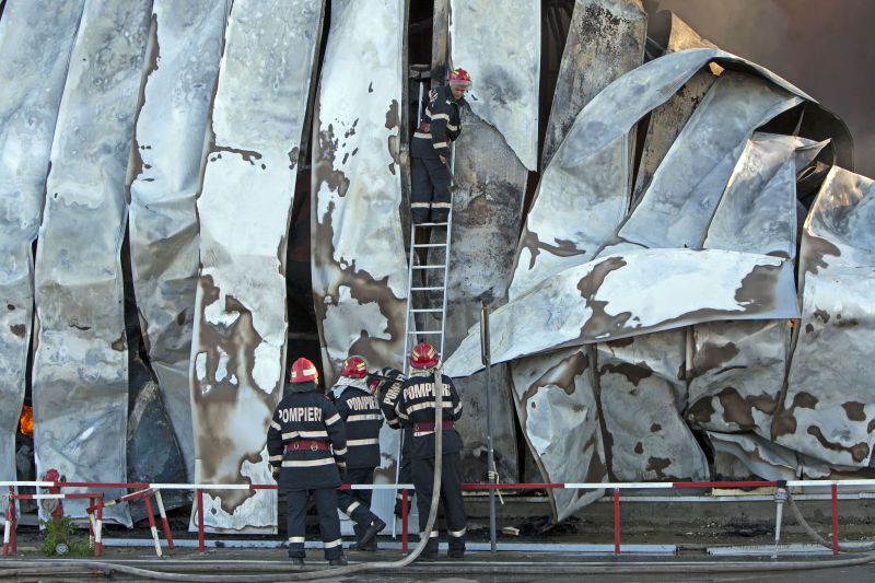 Primul pompier ucis de flăcări din 1978 încoace