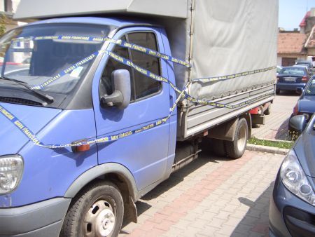 Şoferii de camion fură între 30 şi 250 de litri de combustibil lunar