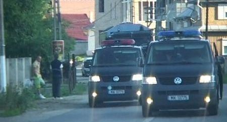 51 de persoane, reţinute de procurorii DIICOT