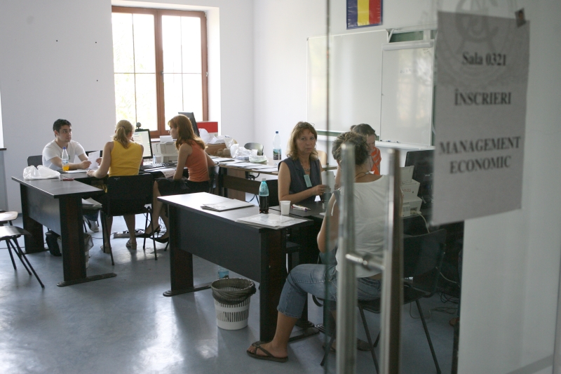 Admitere de criză la facultate: locuri în funcţie de joburi