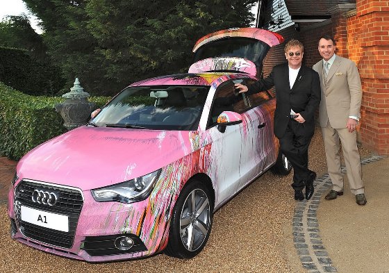 Audi A1 donat pentru o licitație de binefacere organizată de Elton John