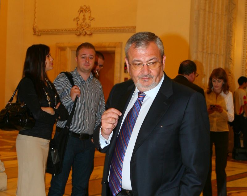 Când a ştiut Vlădescu că se vor tăia salariile
