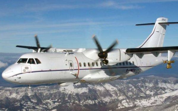 Cum scapi de frica de a zbura cu avionul