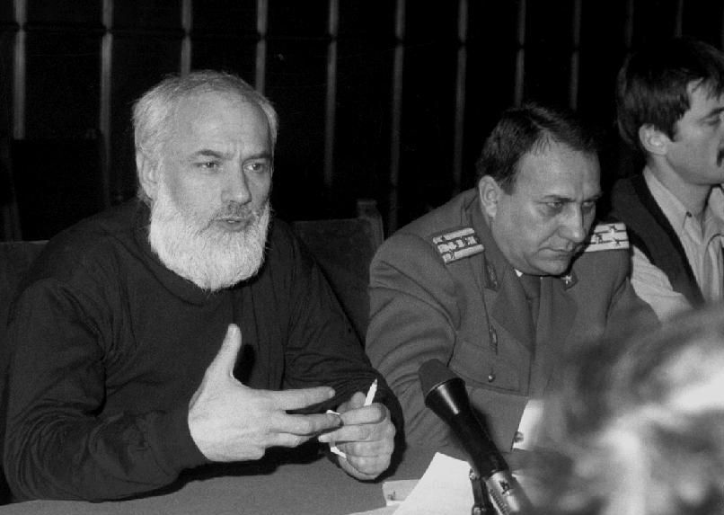 Doi și-un sfert din adevăr: Toţi oamenii preşedintelui