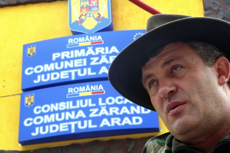SCANDALUL DAN DIACONESCU: Ion Moţ, un primar cu 1.300 de oi