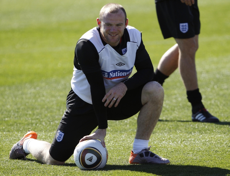 Wayne Rooney l-a înjurat pe arbitru