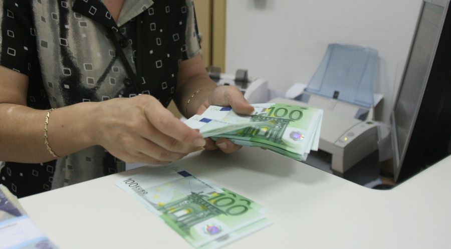 Accesul americanilor la datele bancare ale europenilor, limitat de Parlament