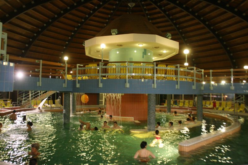 Bănăţenii, turişti de weekend la complexul de saune de la Gyula