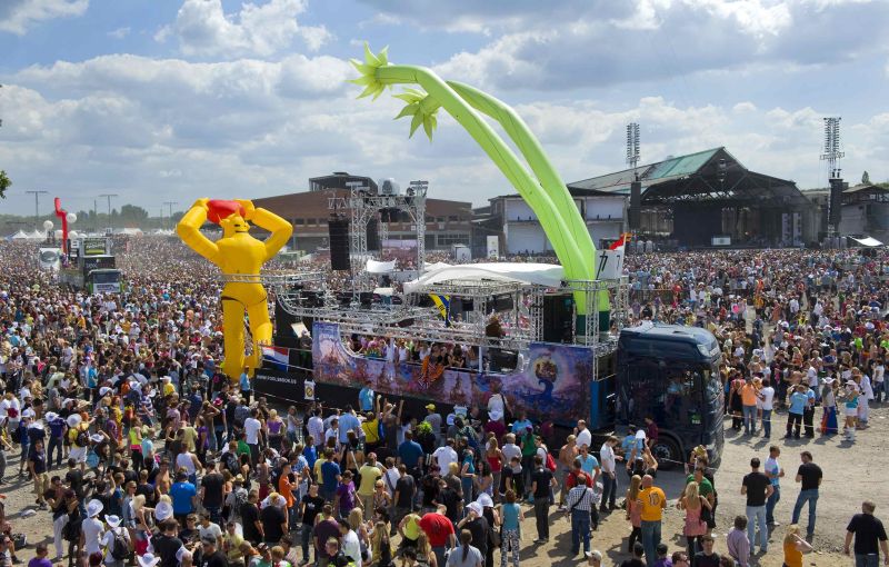 Busculada de la "Love Parade" schimbă regulile la festivalurile tehno